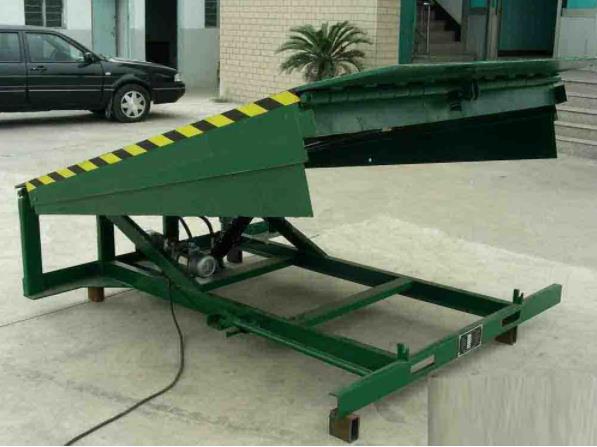 濟南(nan)固定式(shi)液壓登車(che)橋